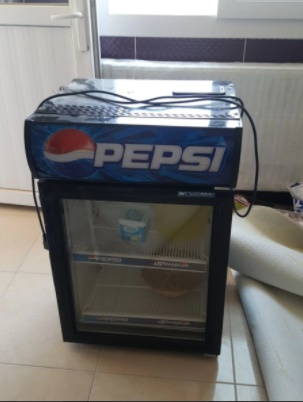 Mini pepsi dolabı ikinci el ama tertemiz bir buzdolabı